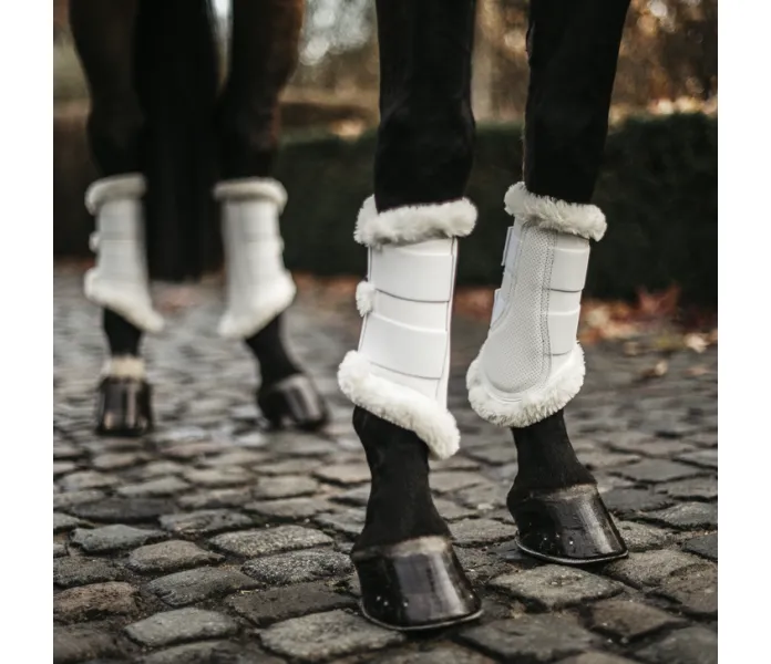 Brushing boots Air Kentucky white image